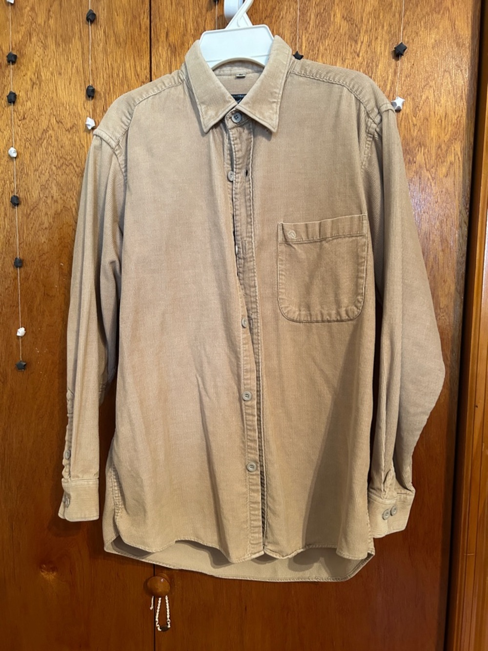 Men's Vintage Classic Corduroy Long-Sleeve Button-Up Shirt in Light Brown
